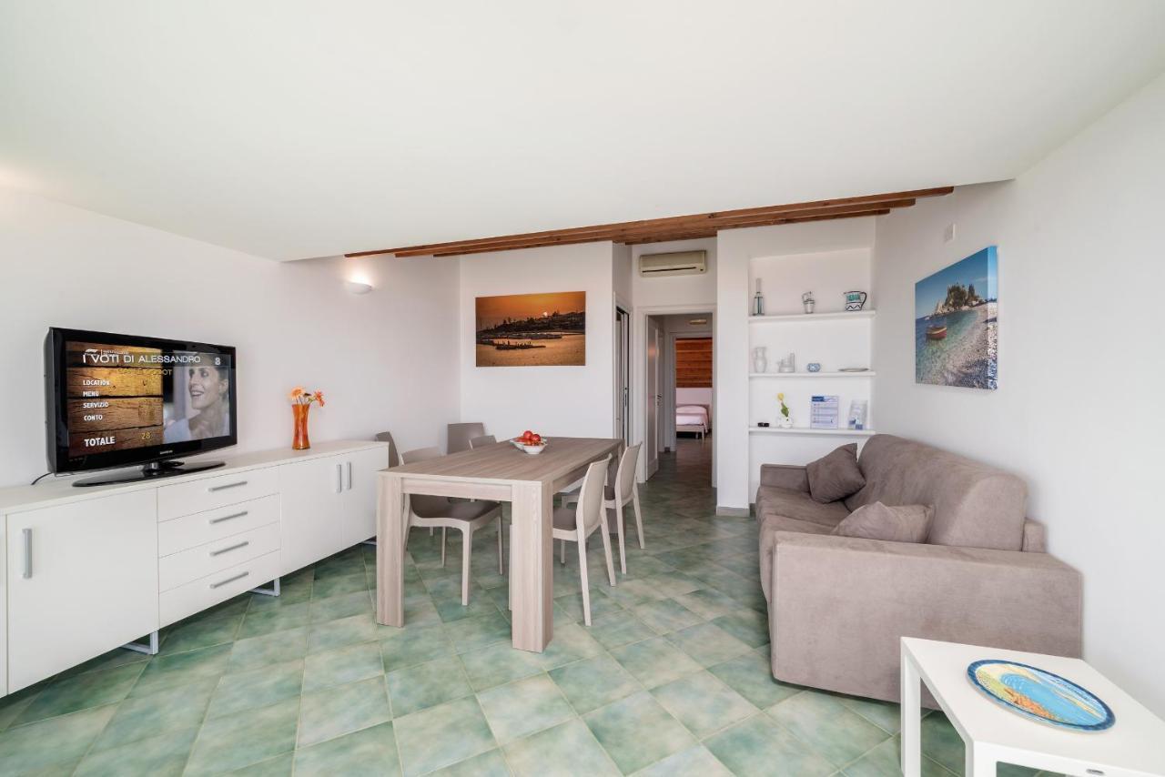 Archimede, Appartamento Con Vista In Centro A Marina Di Ragusa Luaran gambar