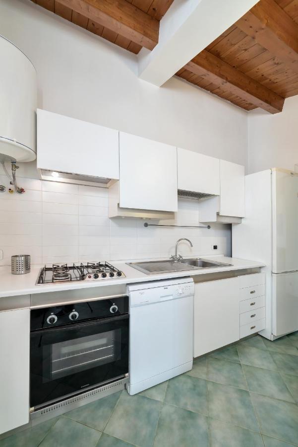 Archimede, Appartamento Con Vista In Centro A Marina Di Ragusa Luaran gambar