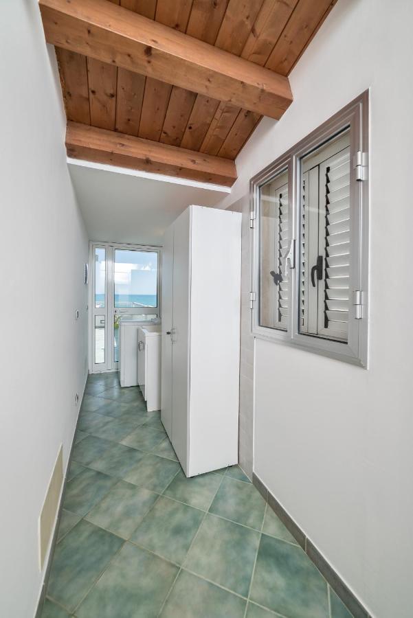Archimede, Appartamento Con Vista In Centro A Marina Di Ragusa Luaran gambar