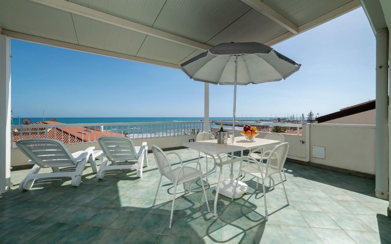 Archimede, Appartamento Con Vista In Centro A Marina Di Ragusa Luaran gambar