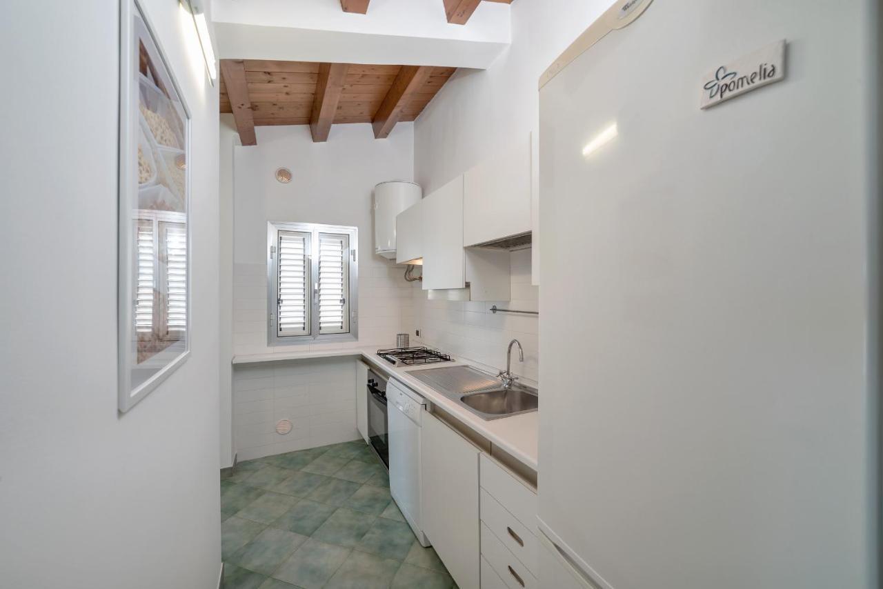 Archimede, Appartamento Con Vista In Centro A Marina Di Ragusa Luaran gambar