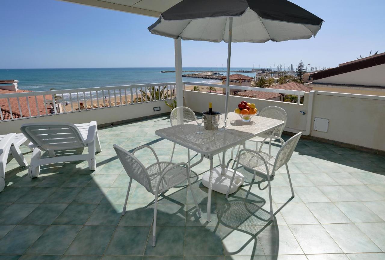 Archimede, Appartamento Con Vista In Centro A Marina Di Ragusa Luaran gambar