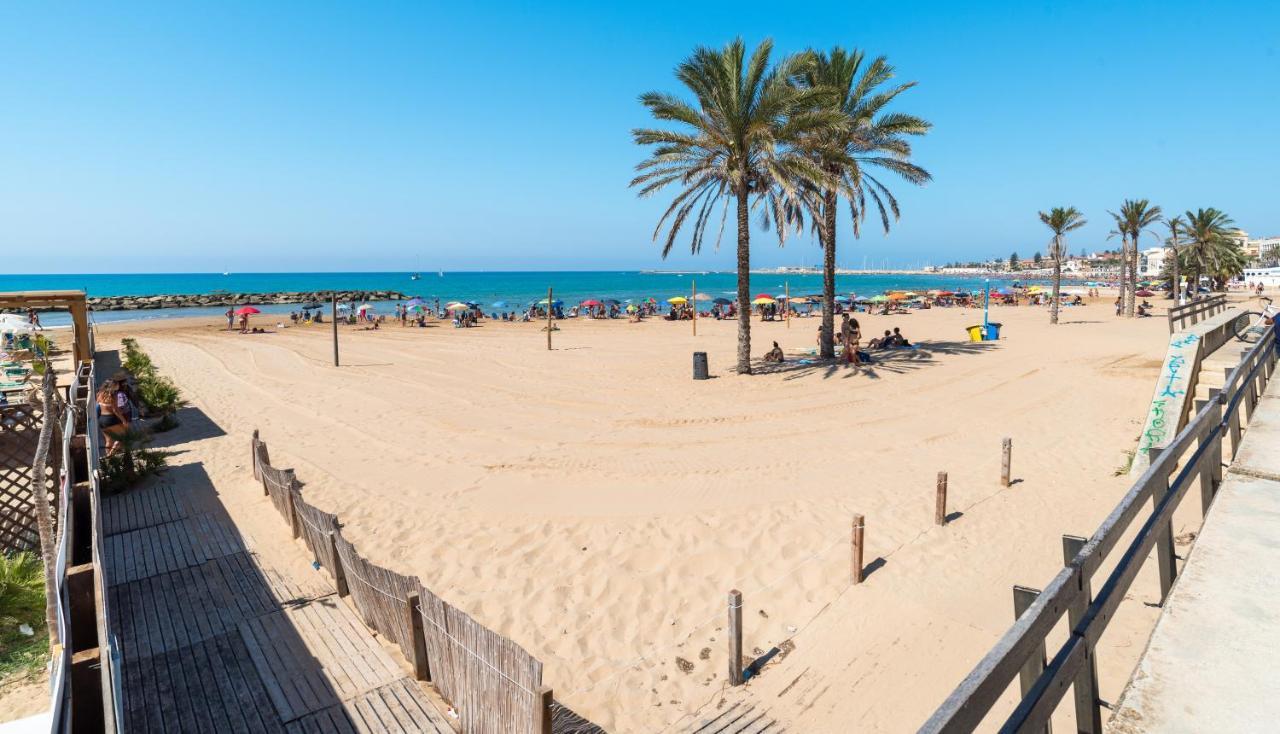 Archimede, Appartamento Con Vista In Centro A Marina Di Ragusa Luaran gambar