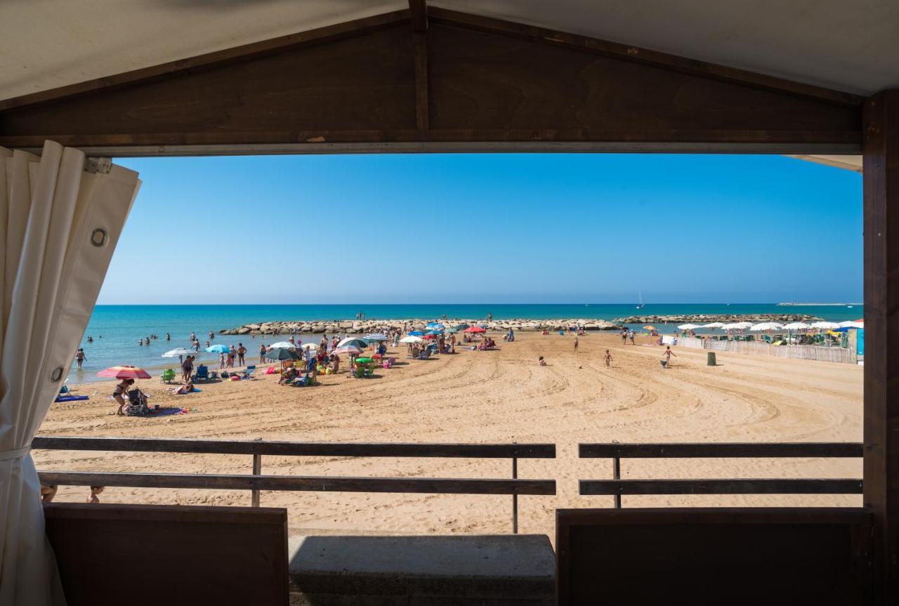 Archimede, Appartamento Con Vista In Centro A Marina Di Ragusa Luaran gambar