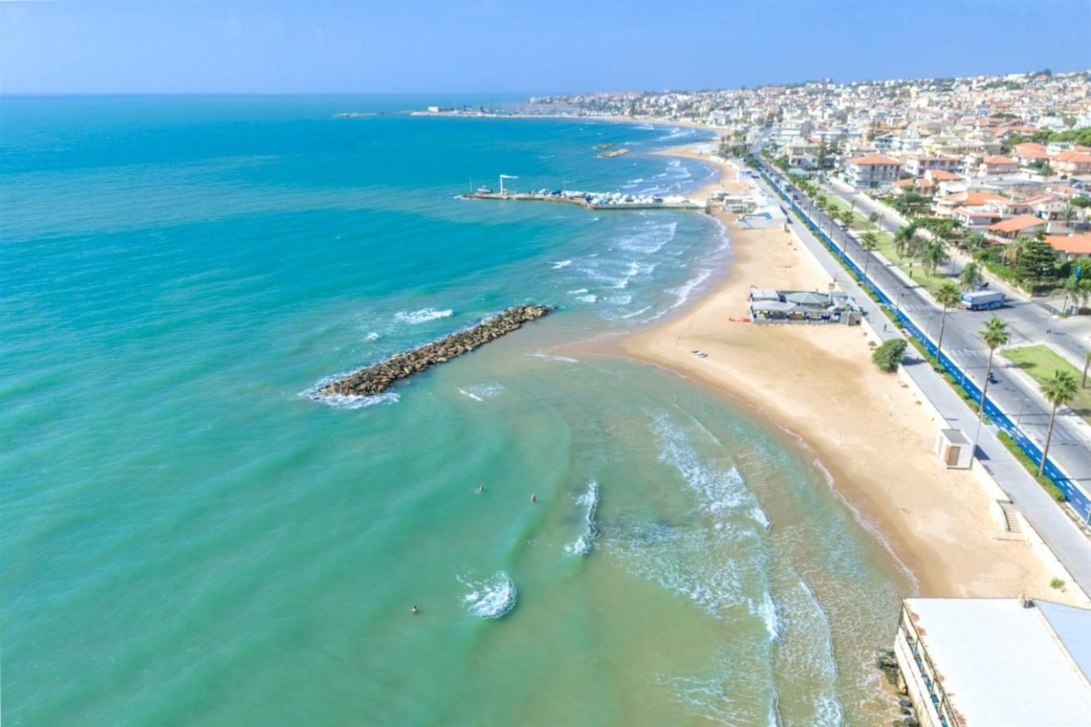 Archimede, Appartamento Con Vista In Centro A Marina Di Ragusa Luaran gambar